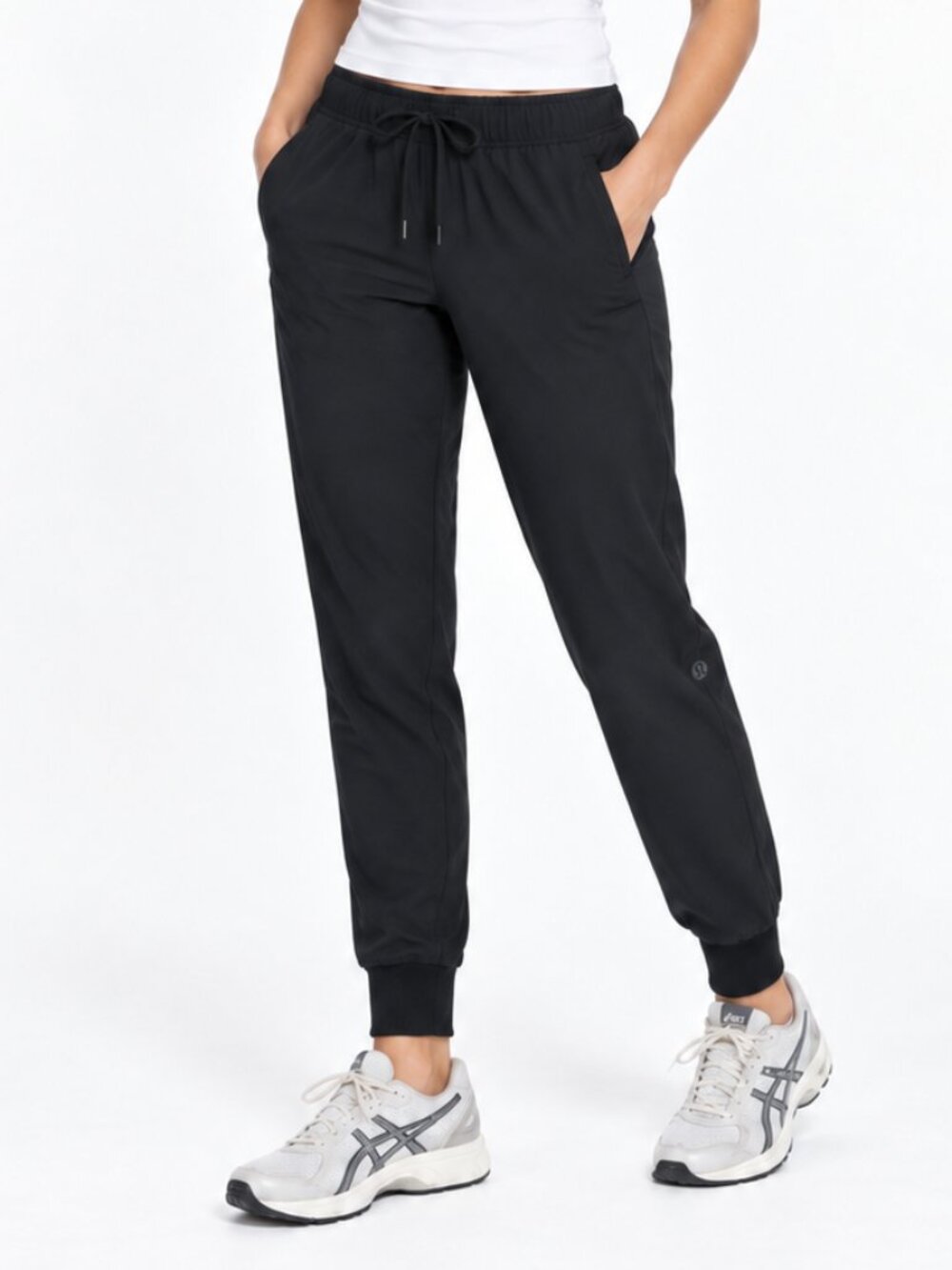 Lululemon On the Fly Jogger Luxtreme Women’s 4 Black 28-Inch